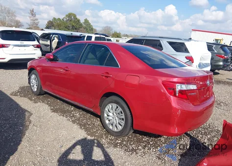 2012 Toyota Camry Le z USA, uszkodzony, nr VIN 4T4BF1FK1CR257737